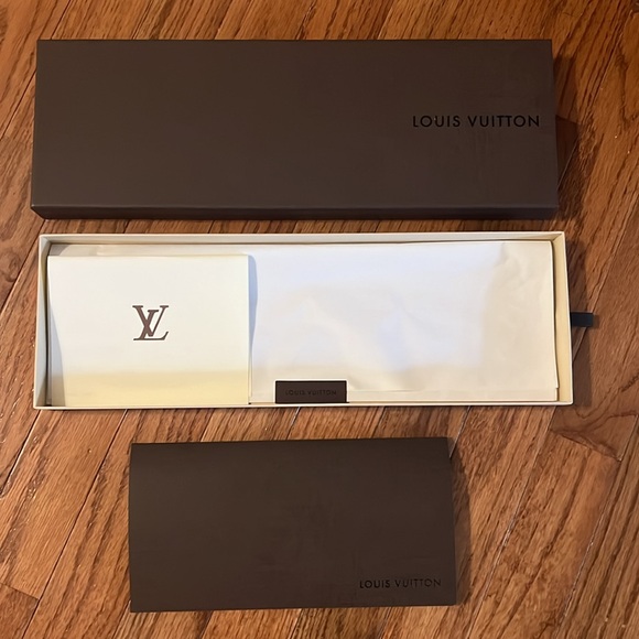 Louis Vuitton Silk Scarf - Picture 6 of 7